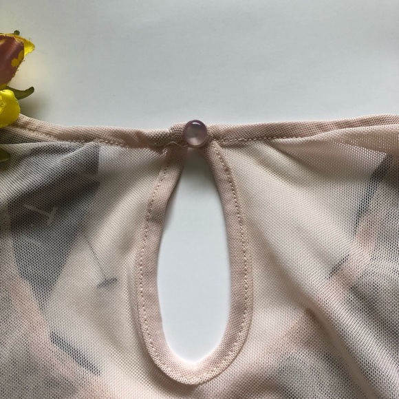 Sheer-Nude/ Black V Floral Lace Print Body Suit - Picture 6 of 8